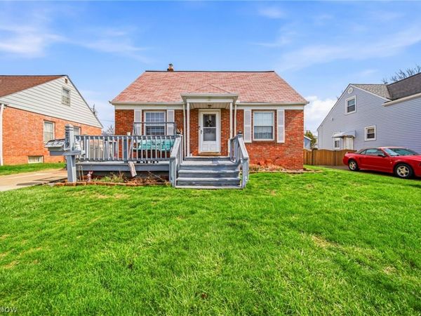 279 E 327th Street , Willowick, OH 44095