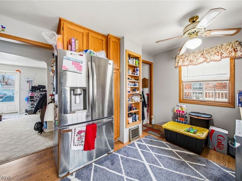 279 E 327th Street, Willowick, OH 44095 Photo 8