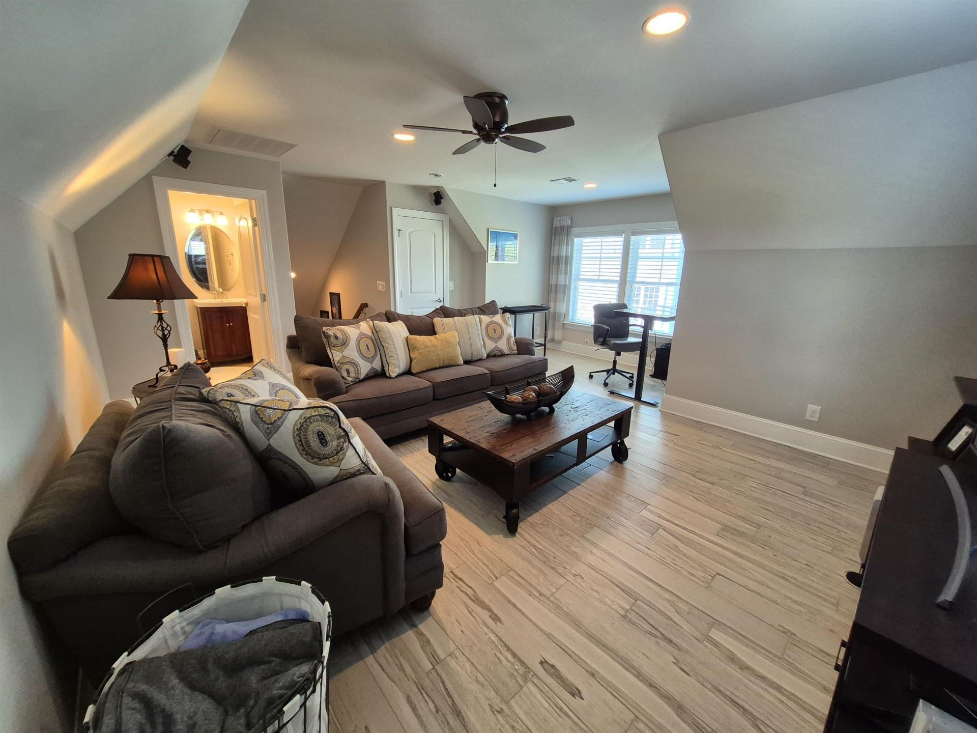 8004 East Bay Ct.  Photo 34