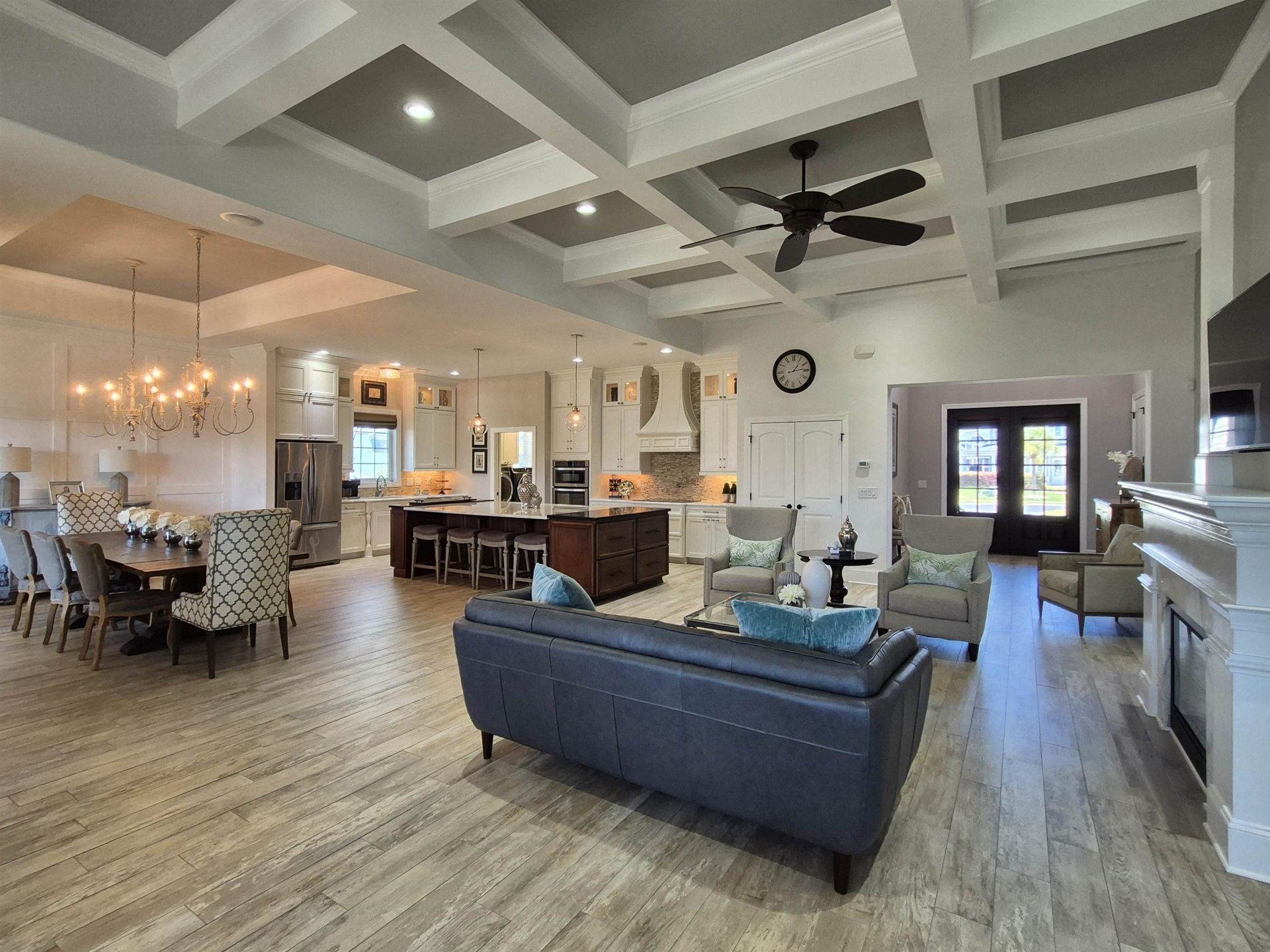 8004 East Bay Ct.  Photo 4