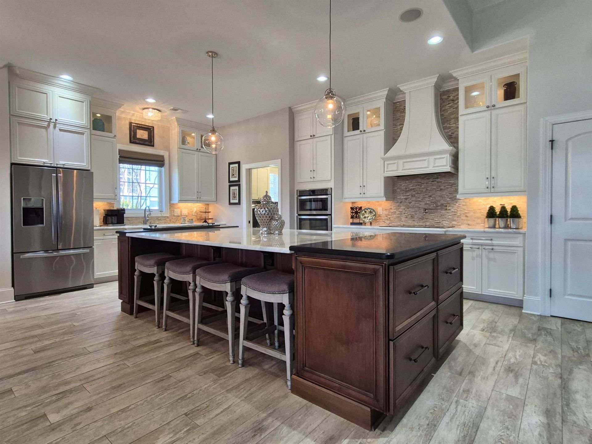 8004 East Bay Ct.  Photo 9