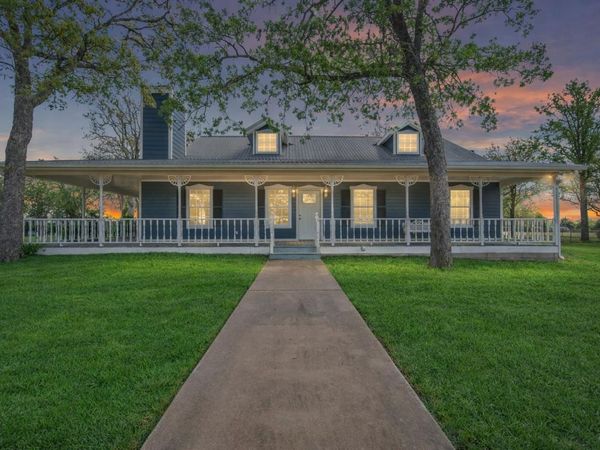 2205 S US Highway 77 , Giddings, TX 78942