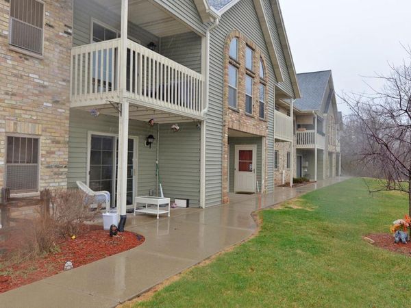 3650 E Barbara COURT, Unit 12, Oak Creek, WI 53154