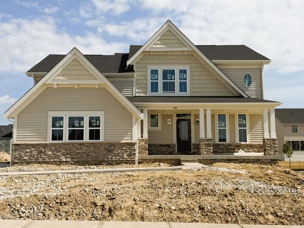 1292 Hawthorne Parkway, Grove City, OH 43123