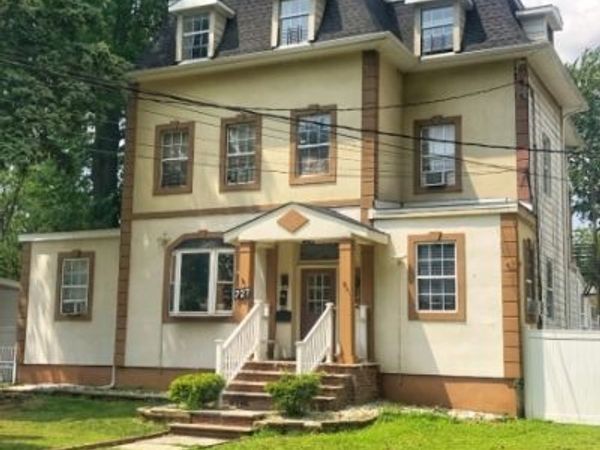 227 E 3rd Ave, Unit 3, Roselle, NJ 07203