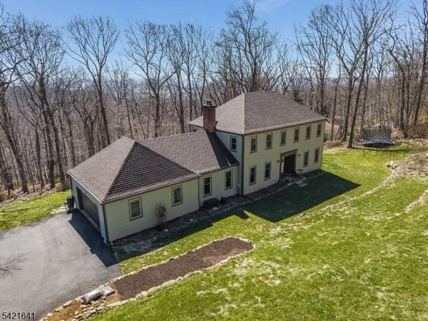 514 Lannon Ln, Bethlehem, NJ 08826