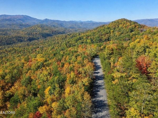 Mountain Folks Way, Sevierville, TN 37876