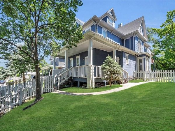 2745 Holmes Street, Kansas City, MO 64109