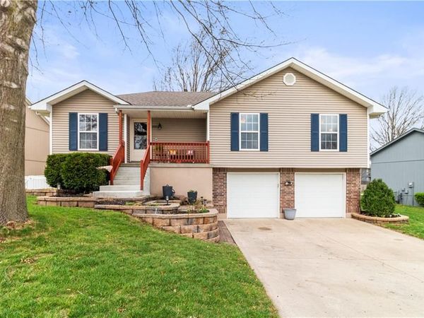 2337 Overbrook Drive, Blue Springs, MO 64029