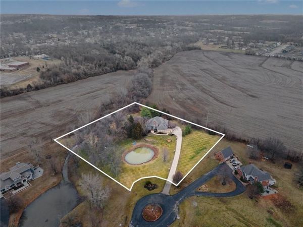 4 Orchard Place, Harrisonville, MO 64701