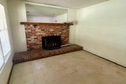 331 Sprucewood Drive photo 4