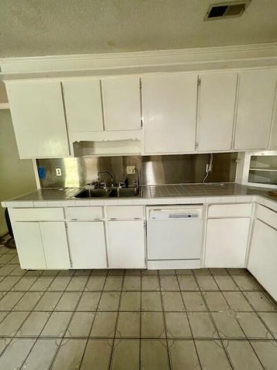 331 Sprucewood Drive Photo 9