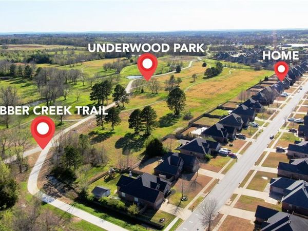 2715 W Vanike Drive, Fayetteville, AR 72704