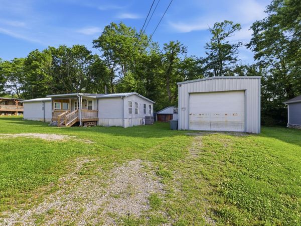 207 Center St, Portland, TN 37148