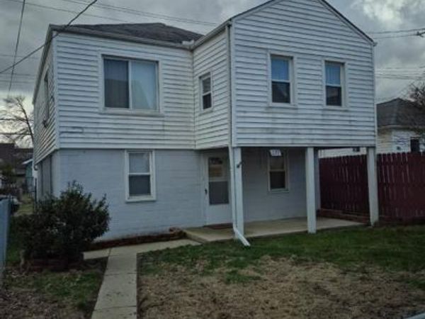 633 Elm, Wyandotte, MI 48192