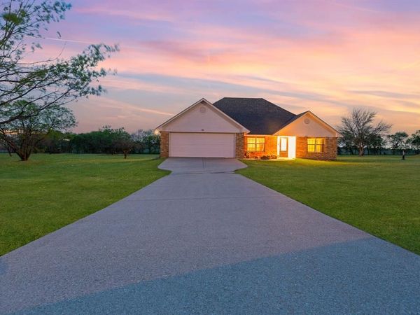 116 Creekview Circle, Maypearl, TX 76064