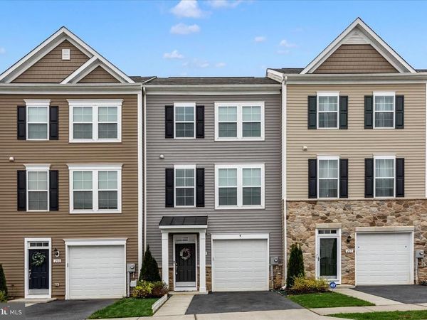 205 UNION RIDGE DRIVE , CHARLES TOWN, WV 25414