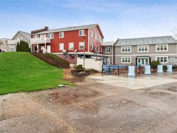 352 Main Street, Unit B, Huron, OH 44839