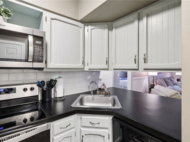 352 Main Street, Unit B, Huron, OH 44839 Photo 8