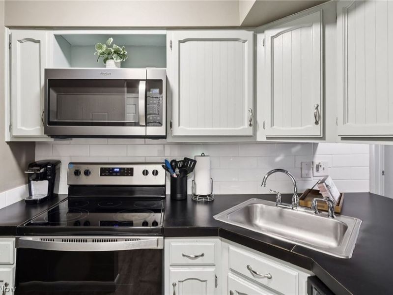 352 Main Street, Unit B, Huron, OH 44839 Photo 9