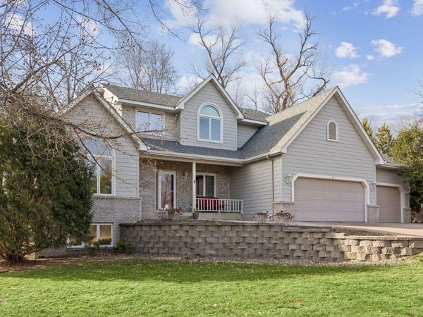 1467 Pond Wynde N, Eagan, MN 55122