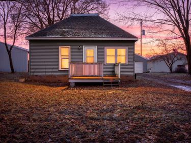 520 Ellsworth Avenue, South Haven, MN 55382