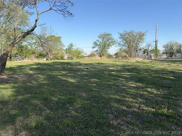 15923 E Newton Place , Tulsa, OK 74116