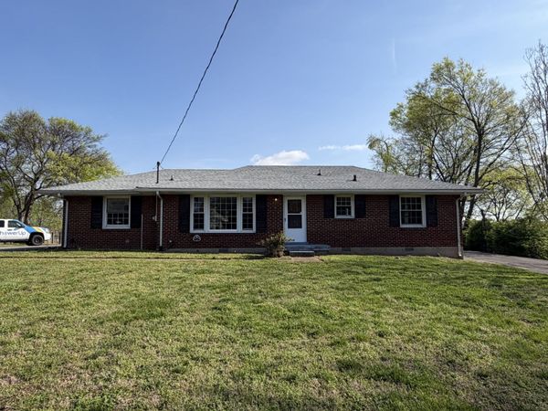 274 Locustwood Dr , Nashville, TN 37211