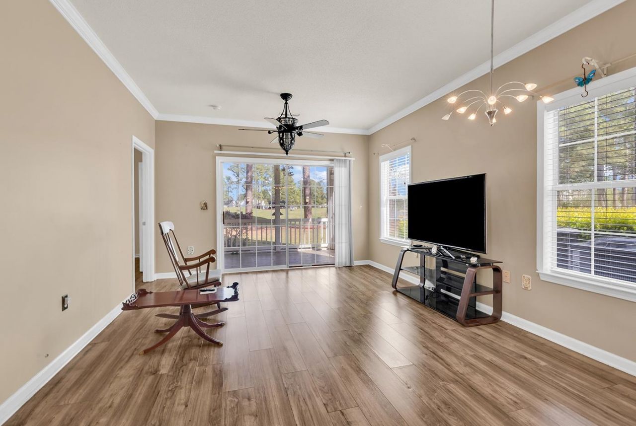 248 Sun Colony Blvd. Photo 11