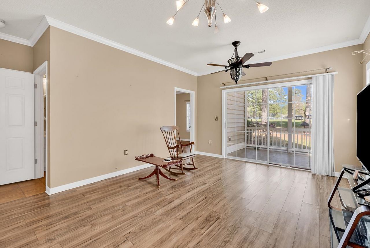 248 Sun Colony Blvd. Photo 12