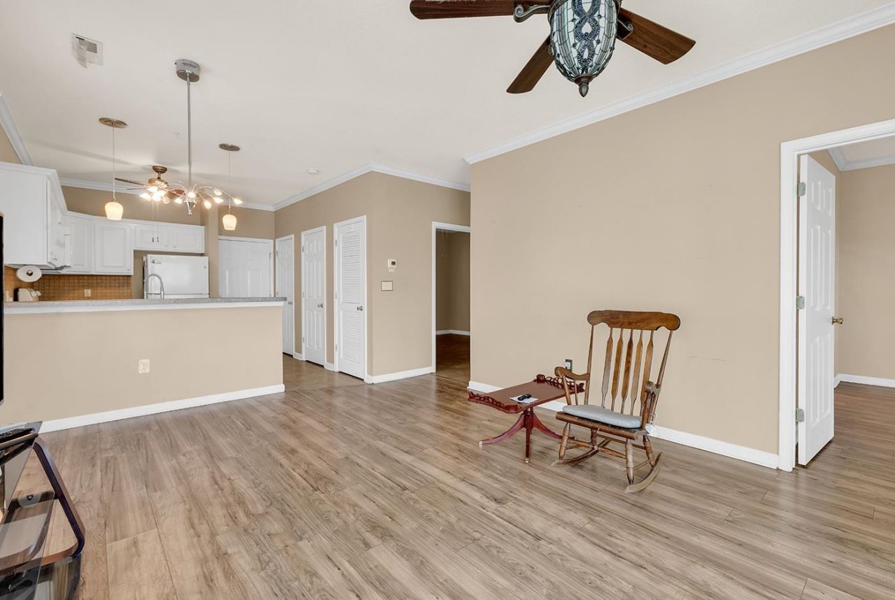 248 Sun Colony Blvd. Photo 13