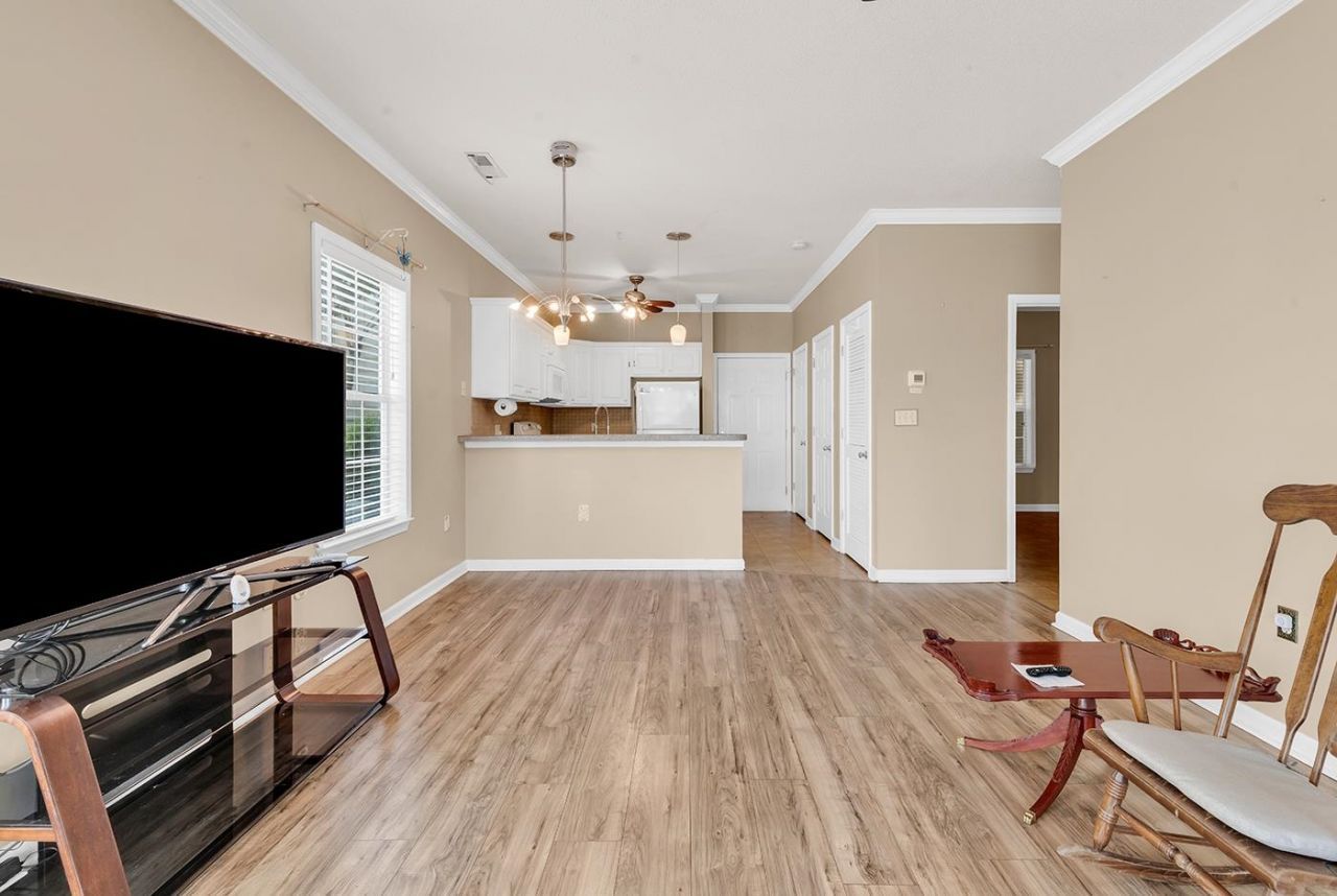 248 Sun Colony Blvd. Photo 14