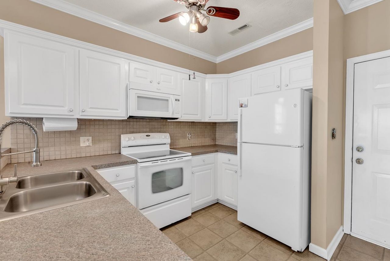 248 Sun Colony Blvd. Photo 8