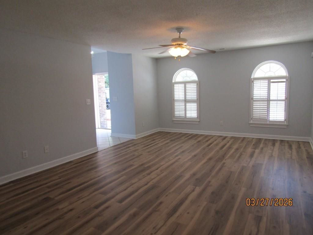 1812 Cain St. Photo 6