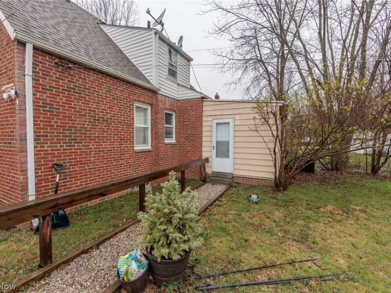 2071 Wrenford Road , South Euclid, OH 44121 Photo 4