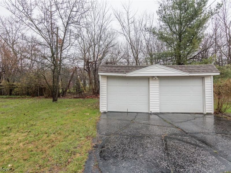 2071 Wrenford Road , South Euclid, OH 44121 Photo 5