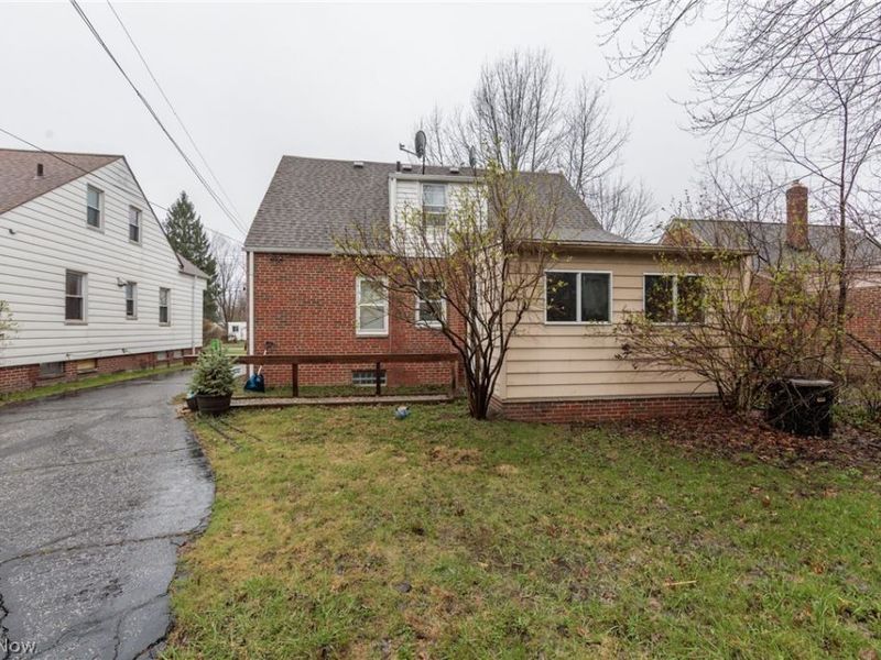 2071 Wrenford Road , South Euclid, OH 44121 Photo 6