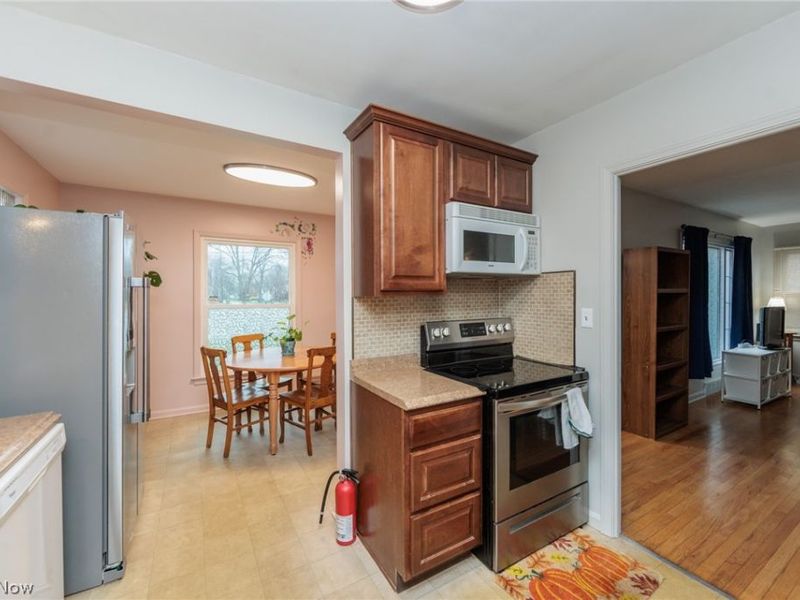 2071 Wrenford Road , South Euclid, OH 44121 Photo 8