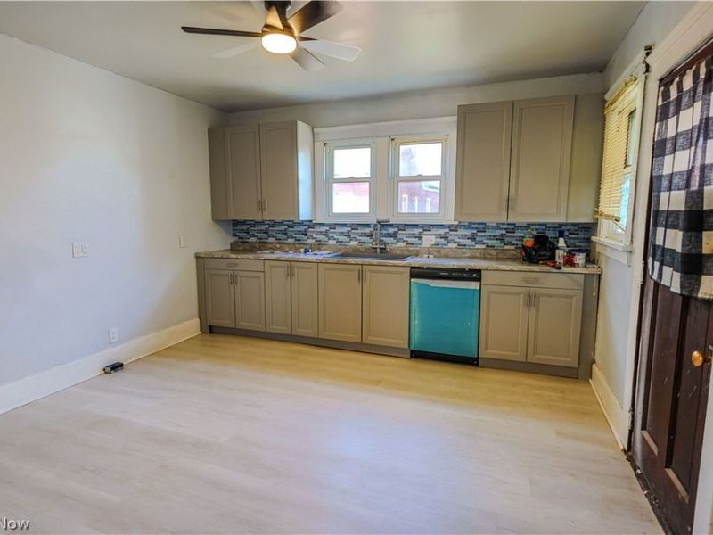 22862 Norman Avenue , Alliance, OH 44601 Photo 10