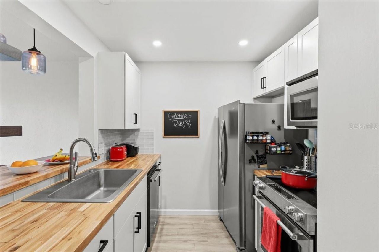 4435 NW 41st Place , Gainesville, FL 32606 Photo