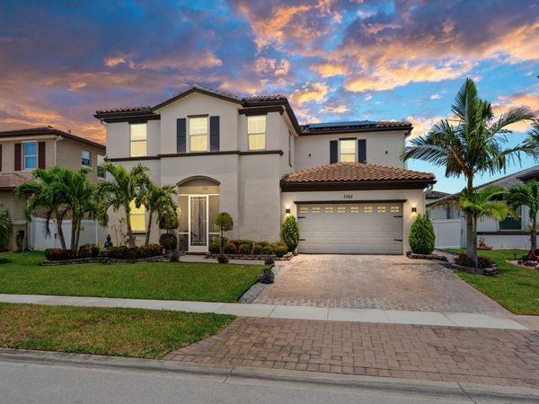 7165 NW Farnsworth Circle, Port St. Lucie, FL 34987