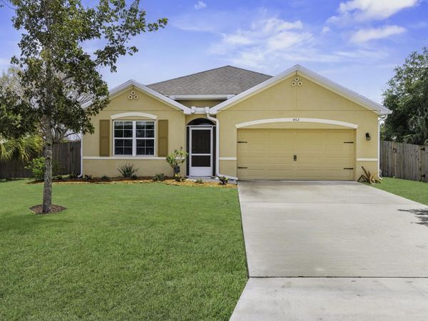 462 SW Kaabe Avenue, Port St. Lucie, FL 34953