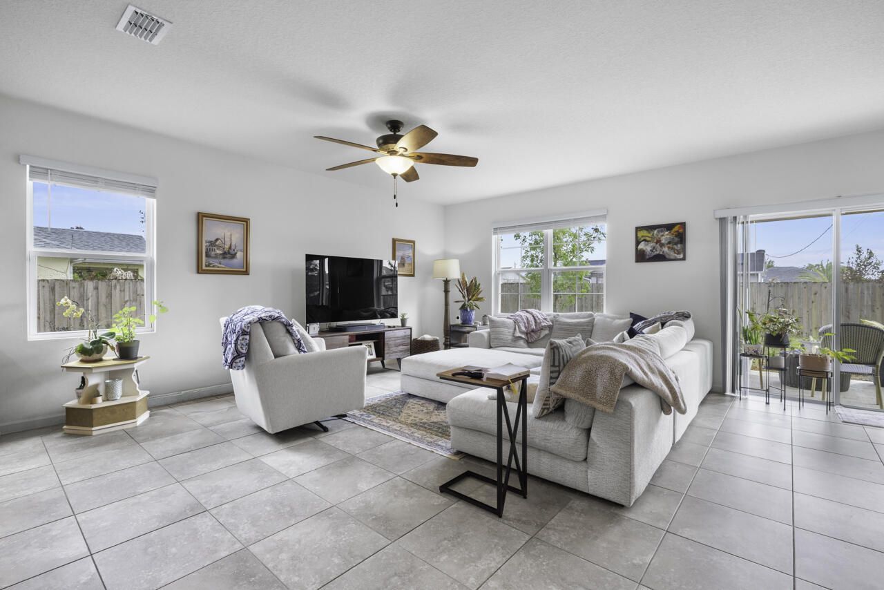 462 SW Kaabe Avenue, Port Saint Lucie, FL 34953 Photo