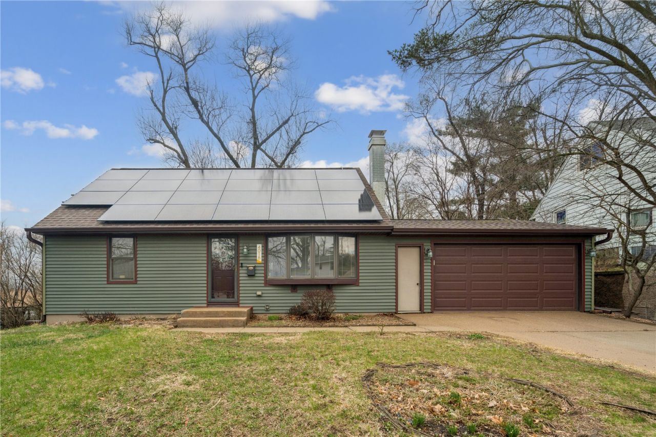 4018 Dalewood Avenue Se, Cedar Rapids, IA 52403 Main Photo