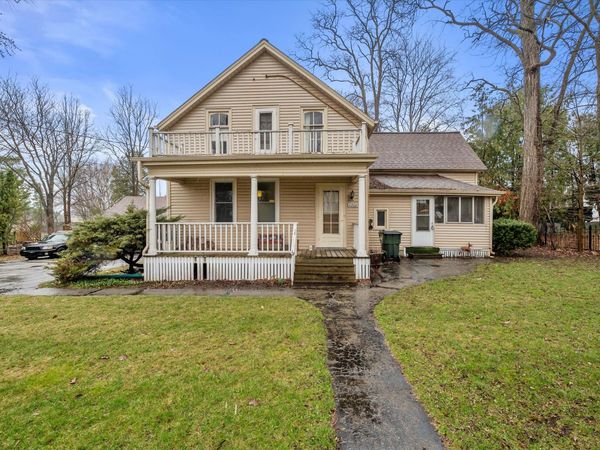 10806 W Freistadt Rd, Mequon, WI 53097