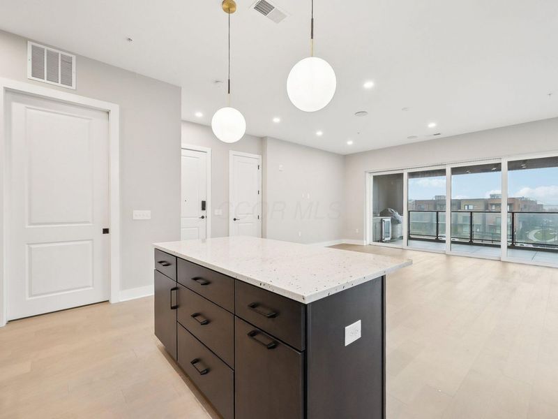 270 Dickenson Street , Unit 304, Columbus, OH 43215 Photo 8