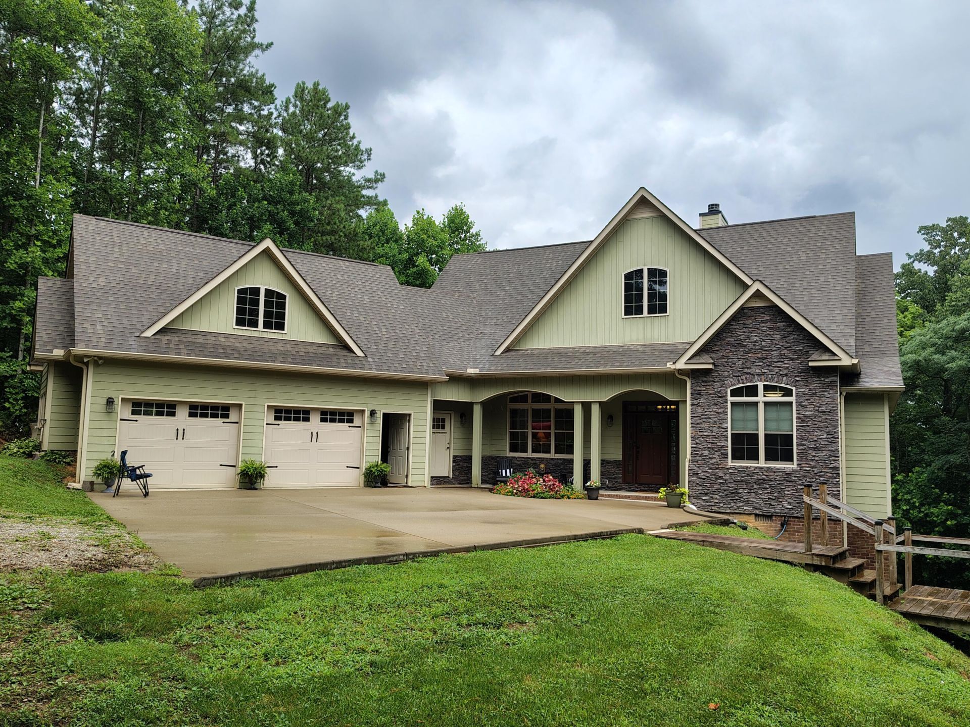 460 Cross Creek Drive, South Pittsburg, TN 37380 Main Photo