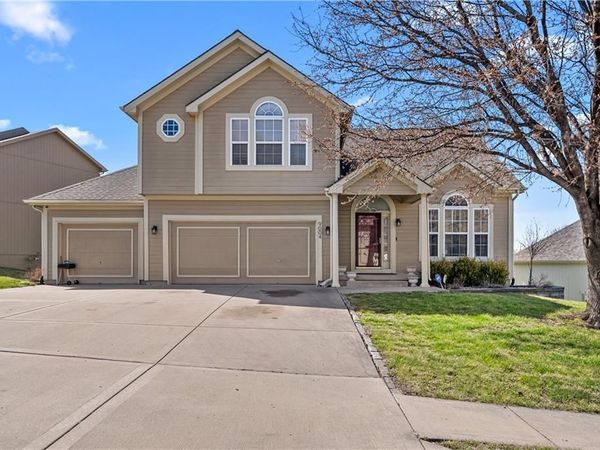 9004 N Cosby Avenue, Kansas City, MO 64154