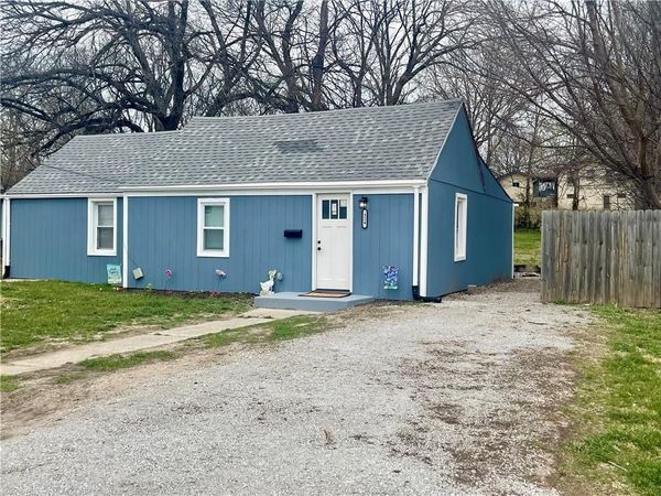 324 W South Avenue, Independence, MO 64050