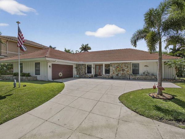 9 Kintyre Road, Palm Beach Gardens, FL 33418